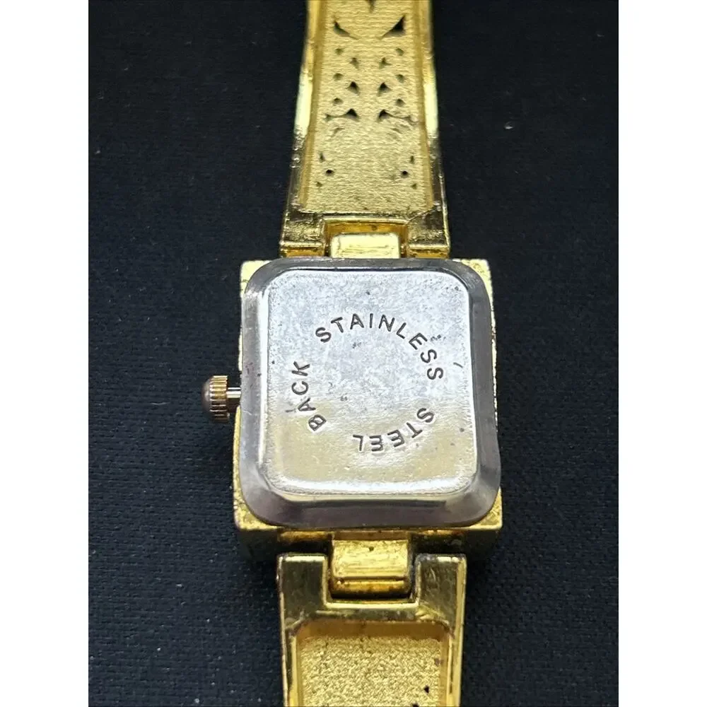 Chaoyada Gold Tone Women’s Quartz Watch